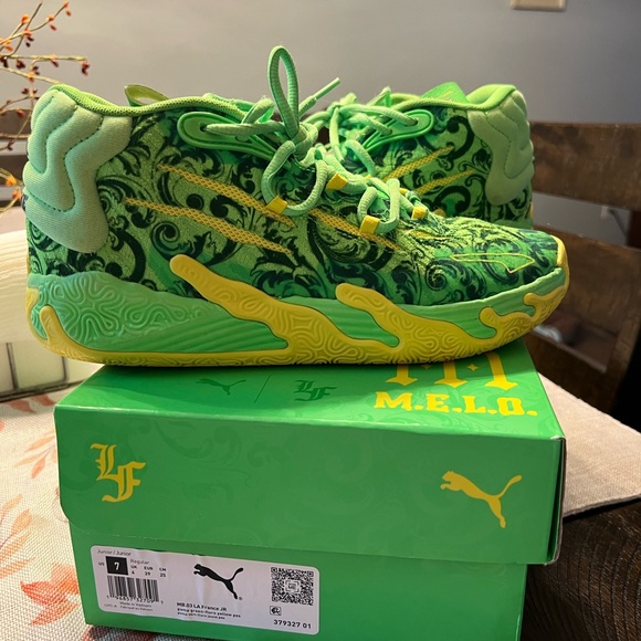 PUMA Lamelo basketball shoes - Picture 1 of 3
